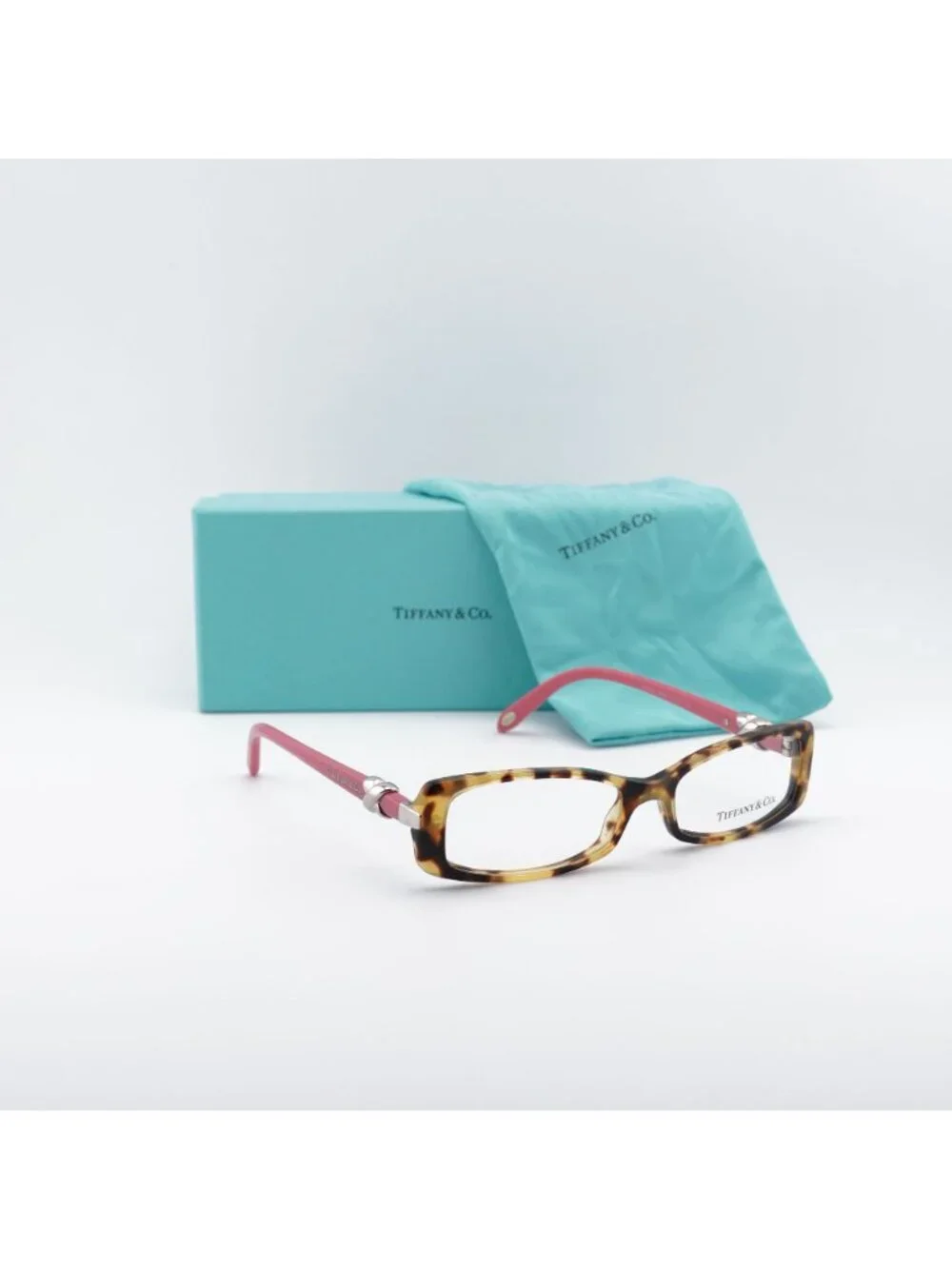 Tiffany & Co model tf2016